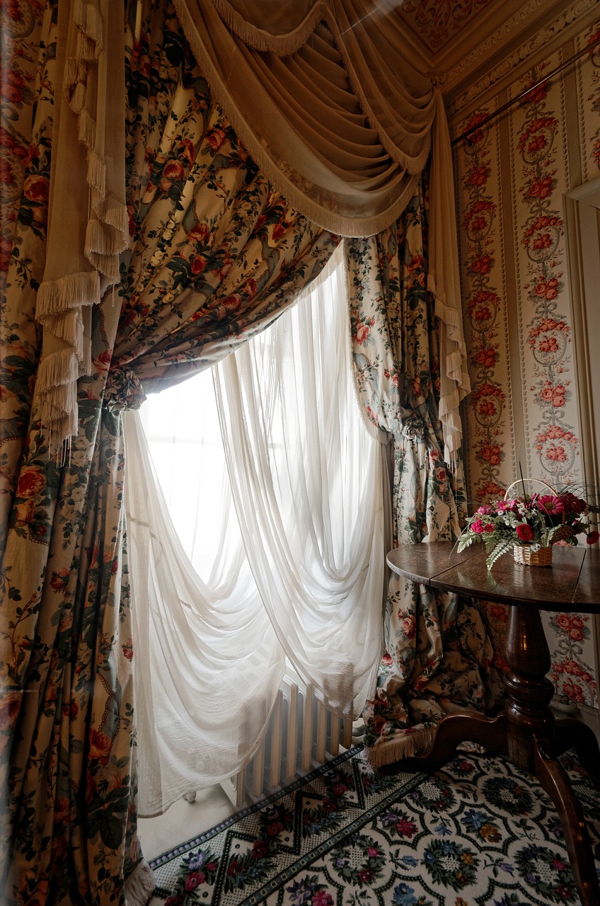 window, drapes, old-740351.jpg